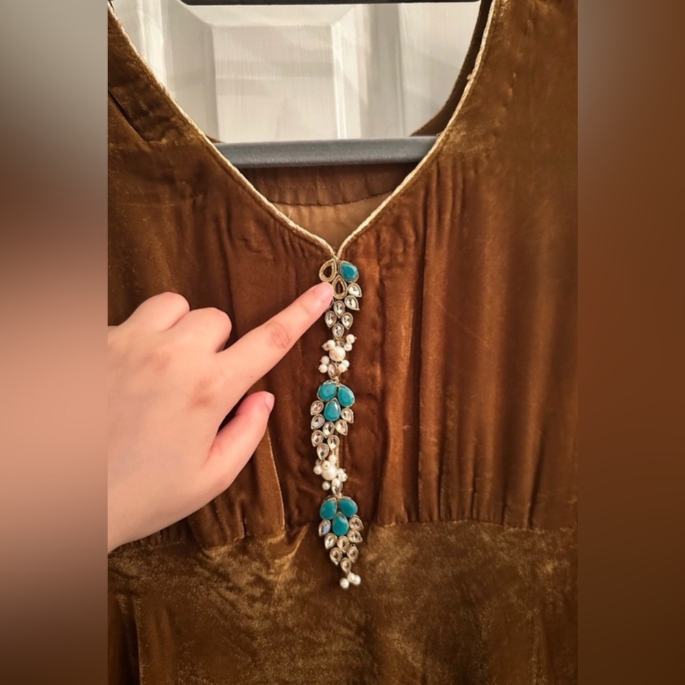 Bundle: 2 Piece Pakistani Luxury Velvet Formal Dress Set. Size custom S. - Picture 11 of 13